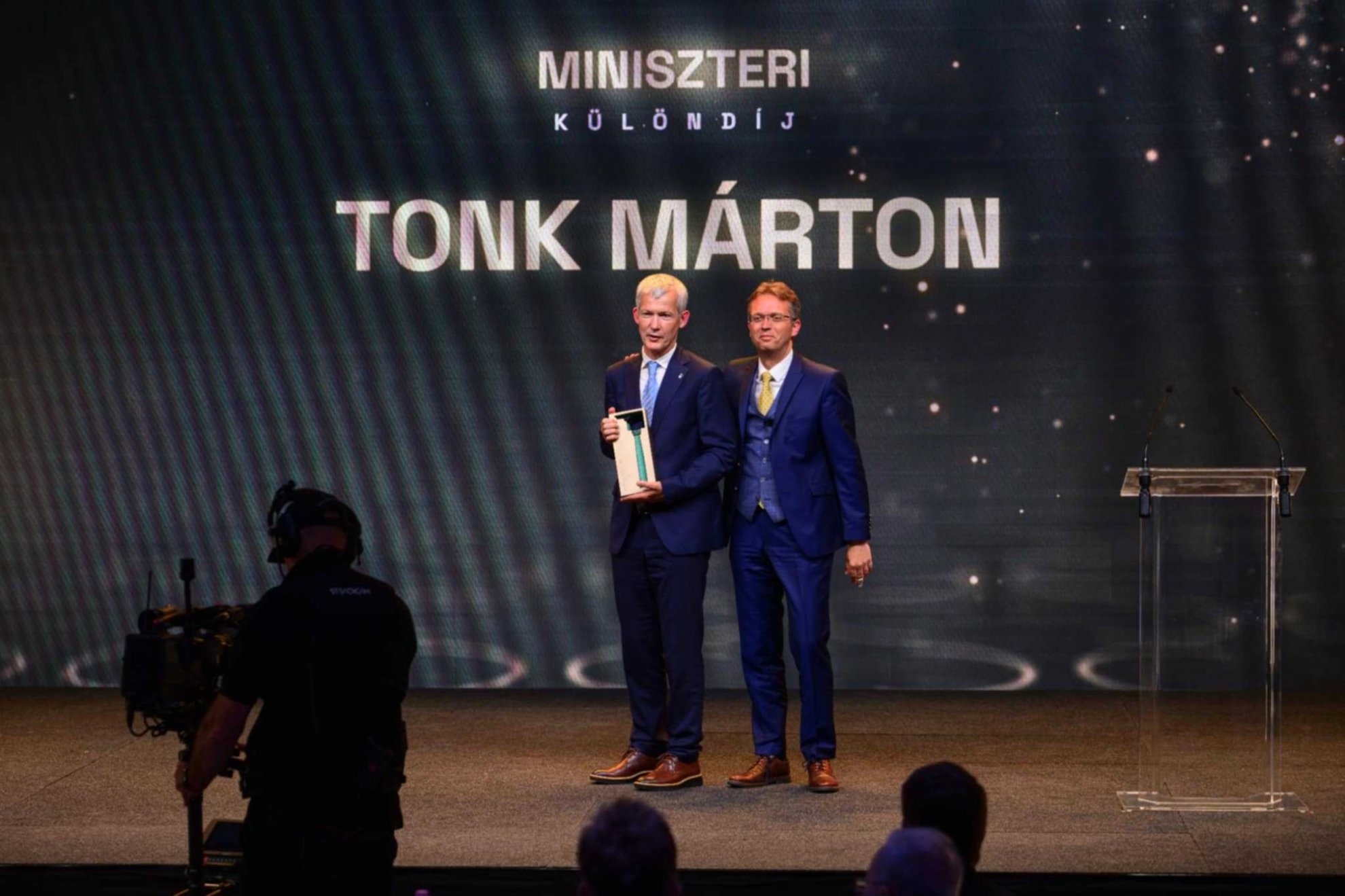 Az Év egyeteme 2025 miniszteri különdíjat kapott Tonk Márton rektor