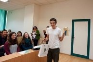 Meghirdetjük a VII. „Gúzsba kötve táncolni” fordítói versenyt középiskolásoknak